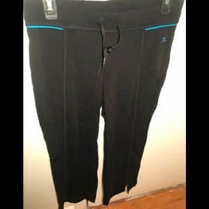 Danskin Bootleg Capri Pant-SZ S **New With Tags**